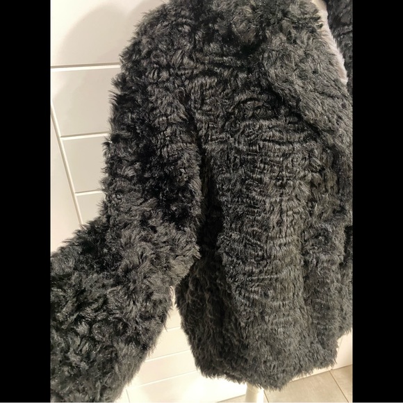 NWT Max Studio Faux Fur Jacket Size Small - Picture 2 of 6